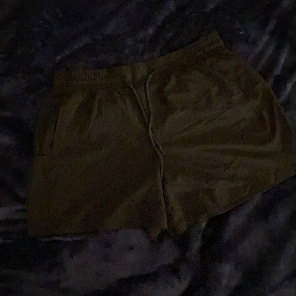 avalanche black athletic shorts large